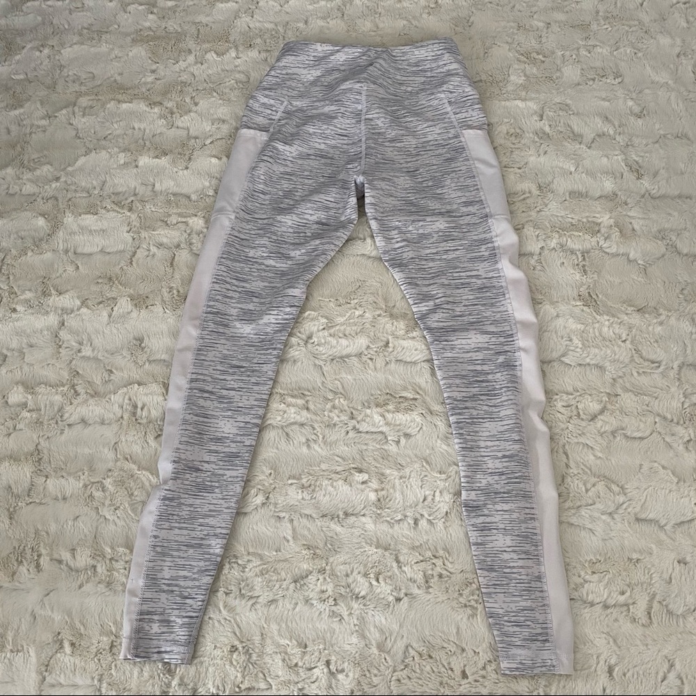 Tesla Gray/White Pocket Leggings Size Small - Picture 4 of 4